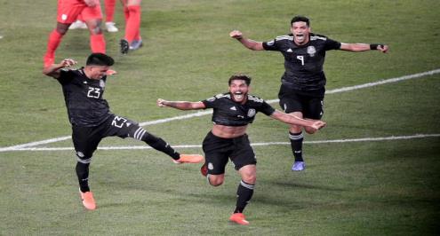 بالفيديو.. المكسيك تفوز على أمريكا وتتوج بلقب الكأس الذهبية